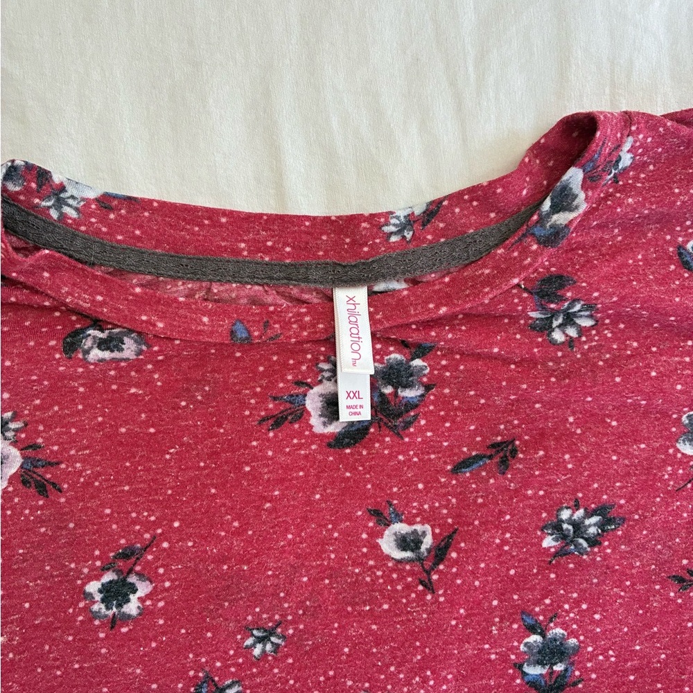 Floral Lace-Hem Tee - Picture 2 of 2